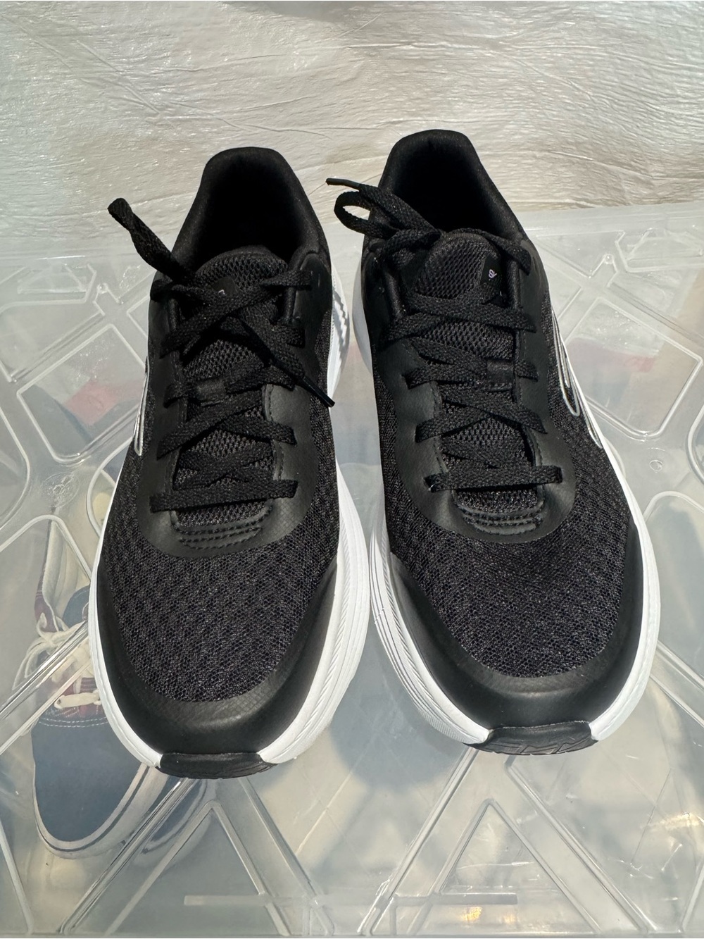 Skechers Max Cushion Sneakers Women’s 7.5 Black White Walking Running Shoes 1294